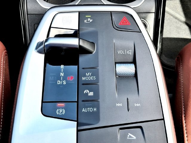 New 2027 BMW X1 xDrive28i w/ Technology Package AWD/4WD image 25