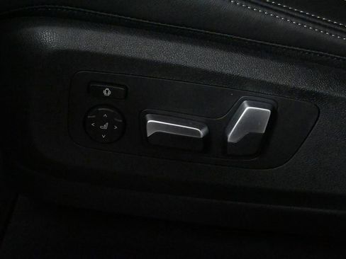 Used 2026 BMW X5 xDrive50e w/ M Sport Package image 29