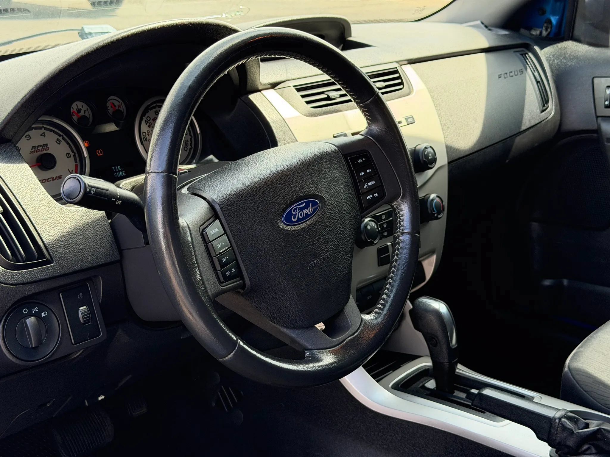 Used 2011 Ford Focus SE w/ 201A Rapid Spec Order Code FWD image 16