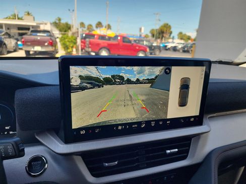 New 2025 Ford Explorer Active w/ Active Comfort Package image 35