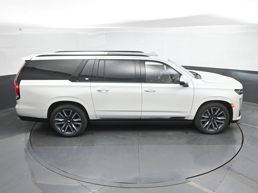 Used 2024 Cadillac Escalade ESV Sport Platinum w/ Heavy-Duty Trailer Package AWD/4WD image 13