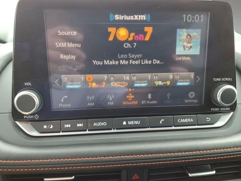 Used 2025 Nissan Rogue SV image 21