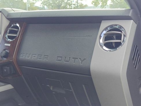 Used 2015 Ford F350 Lariat image 26