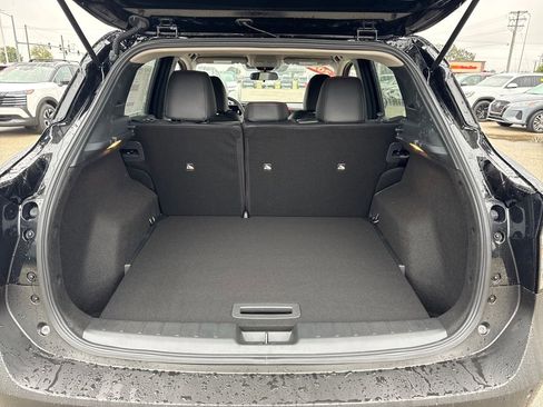 New 2026 Nissan Kicks SR image 13