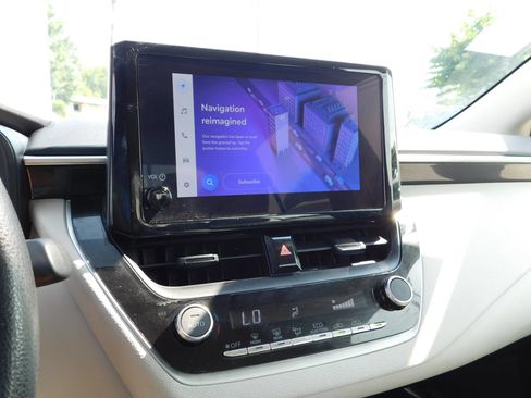 Used 2023 Toyota Corolla LE FWD image 18