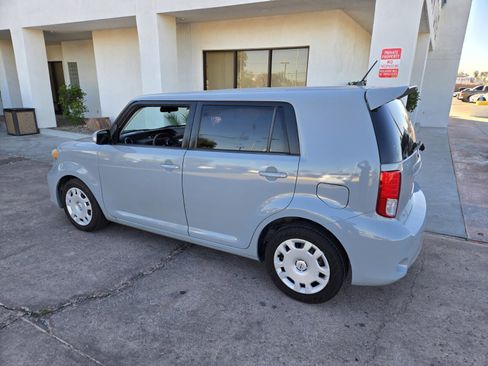 Used 2012 Scion xB image 3