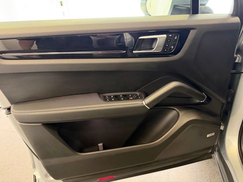 Certified 2023 Porsche Cayenne AWD/4WD image 14