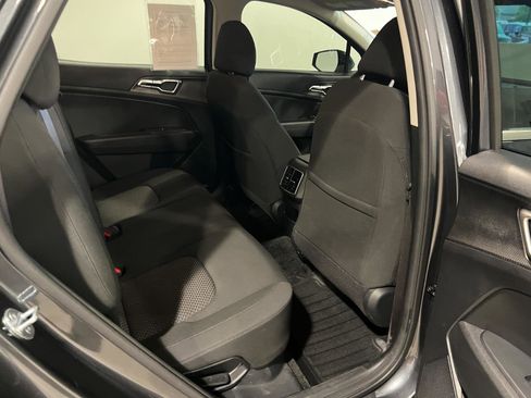 Used 2023 Kia Sportage LX AWD/4WD image 32