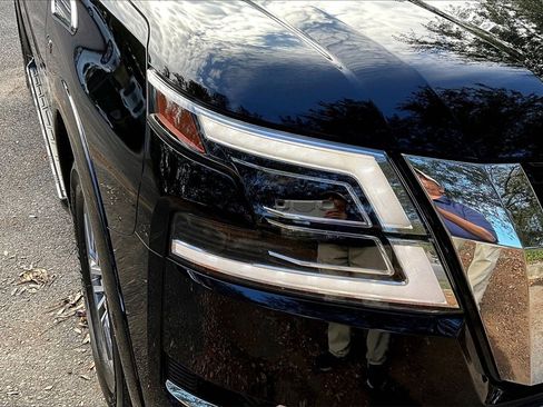 Used 2022 Nissan Armada SV w/ SV Appearance Package image 28