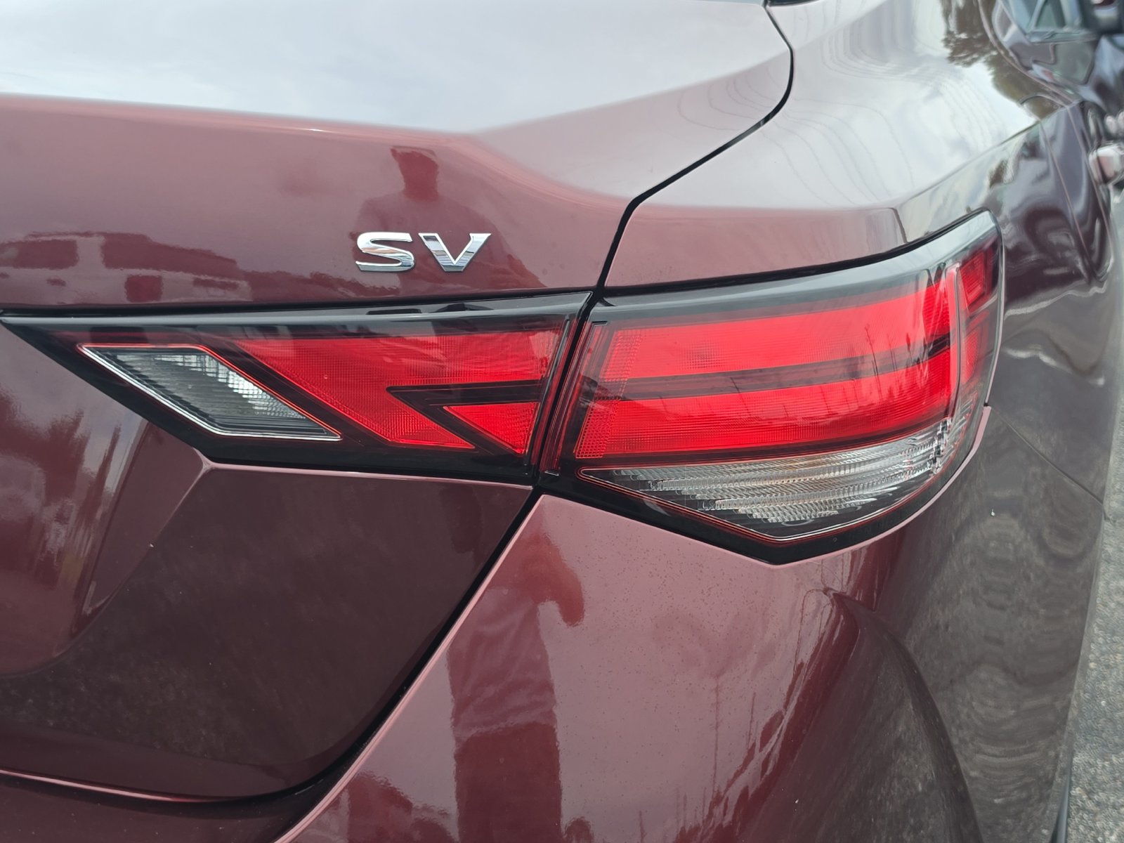 Used 2024 Nissan Sentra SV FWD image 8