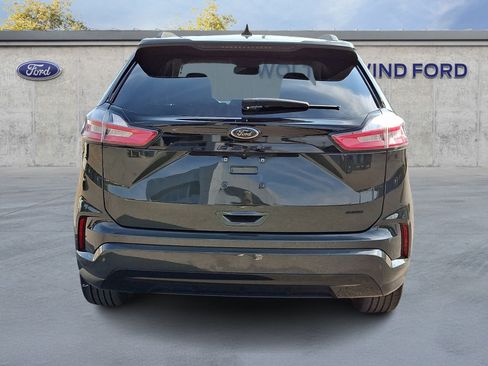 Certified 2022 Ford Edge SE w/ Black Appearance Package AWD/4WD image 5