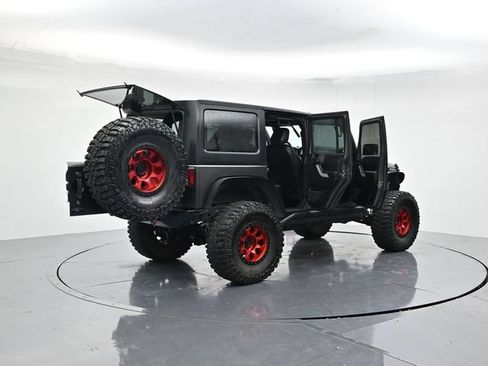 Used 2017 Jeep Wrangler Unlimited Rubicon AWD/4WD image 47