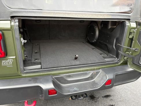 Used 2021 Jeep Wrangler Unlimited Rubicon image 30
