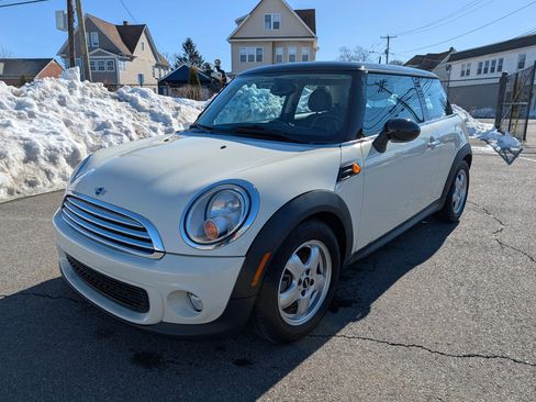 Used 2011 MINI Cooper Hardtop image 1