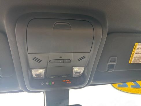 Used 2022 Chevrolet Equinox Premier AWD/4WD image 34