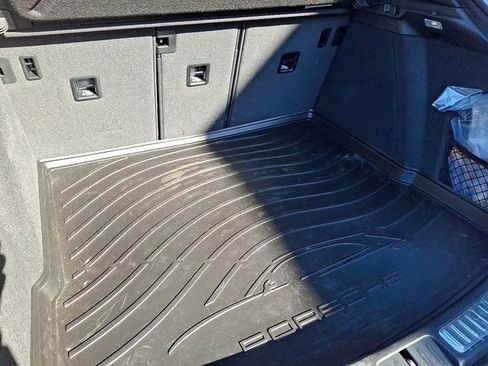 Certified 2026 Porsche Macan AWD/4WD image 33