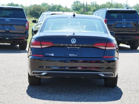 Used 2020 Volkswagen Passat 2.0T SEL FWD image 4