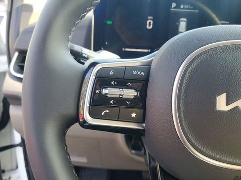 New 2026 Kia Carnival EX image 11