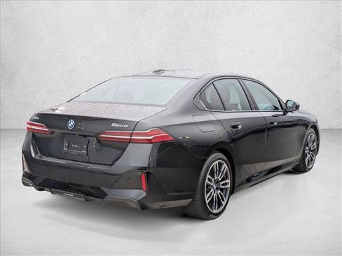 Used 2026 BMW 550e xDrive AWD/4WD image 2