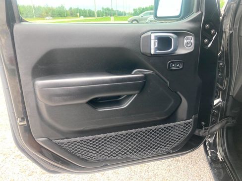 Used 2018 Jeep Wrangler Unlimited Sport S AWD/4WD image 14