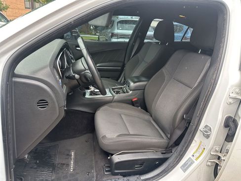 Used 2016 Dodge Charger SXT RWD image 13