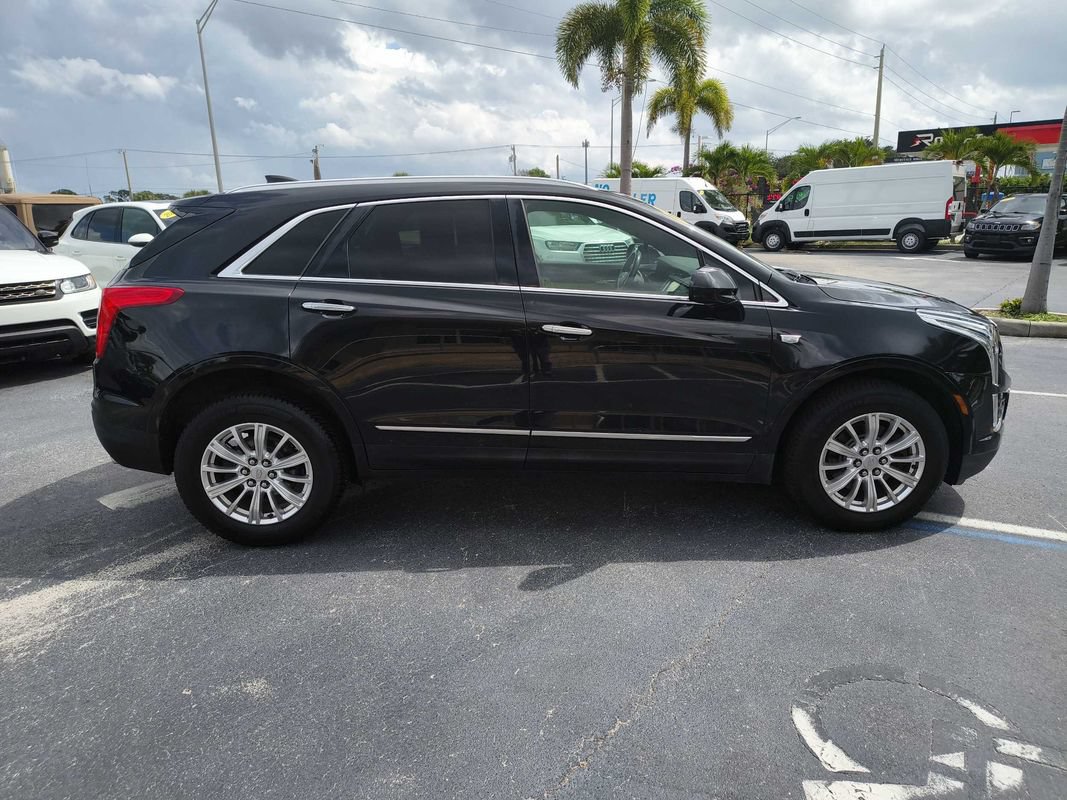 Used 2017 Cadillac XT5 FWD image 4