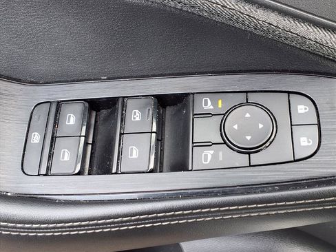 Certified 2023 Nissan Rogue SV image 17