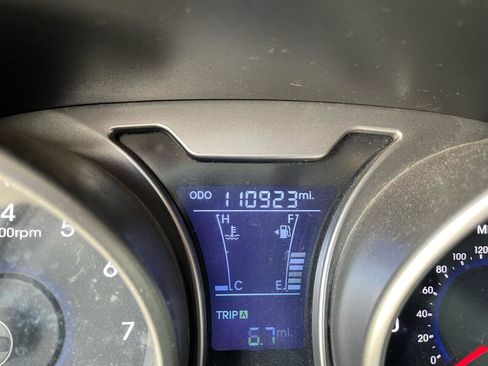 Used 2013 Hyundai Veloster FWD image 15