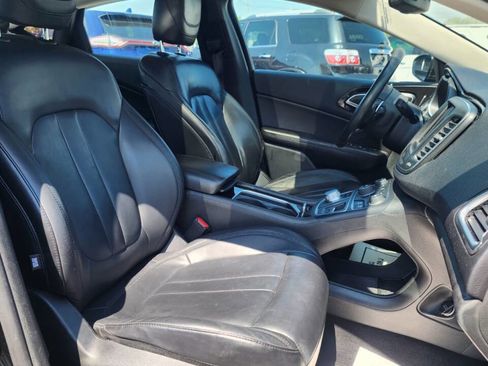 Used 2015 Chrysler 200 C w/ Navigation & Sound Group I image 18