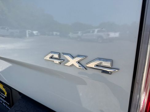 Used 2016 RAM 1500 Laramie w/ Convenience Group image 16