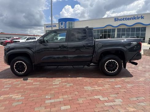 Used 2024 Toyota Tacoma TRD Off-Road AWD/4WD image 33