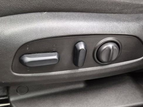 Used 2018 Chevrolet Traverse LT image 21