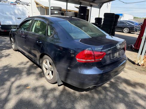 Used 2014 Volkswagen Passat 1.8T Wolfsburg Edition FWD image 3