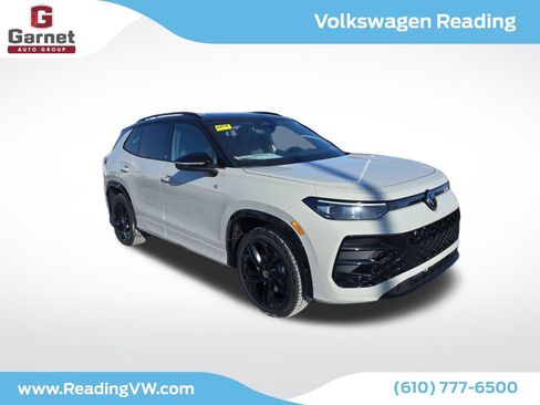 New 2026 Volkswagen Tiguan SE R-Line image 7