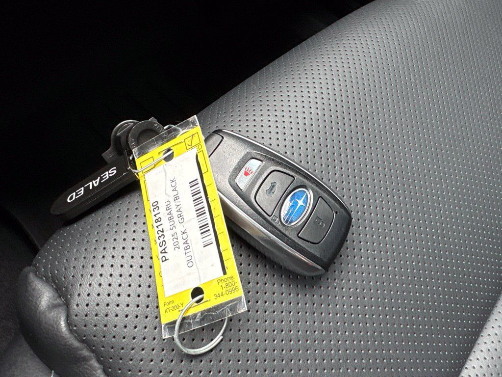 Used 2025 Subaru Outback Touring AWD/4WD image 34