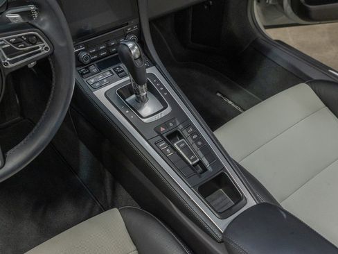 Used 2021 Porsche 718 Boxster RWD image 46