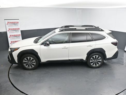 Used 2023 Subaru Outback Limited image 13