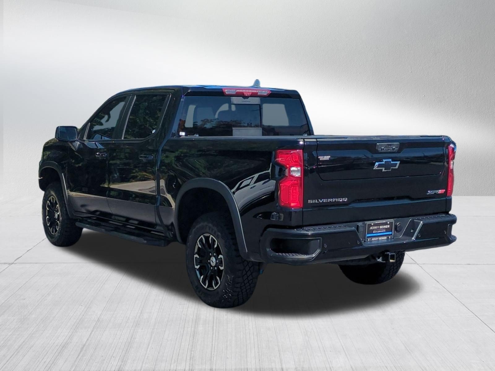 Certified 2025 Chevrolet Silverado 1500 ZR2 w/ Technology Package AWD/4WD image 3