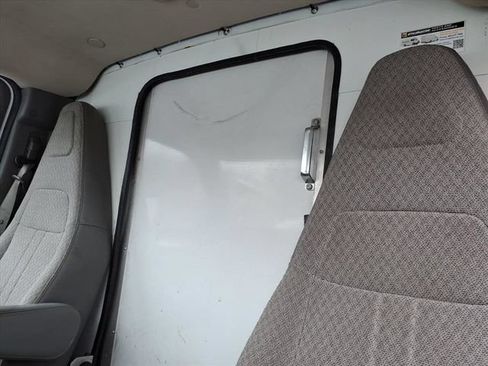 Used 2016 Chevrolet Express 3500 RWD image 24