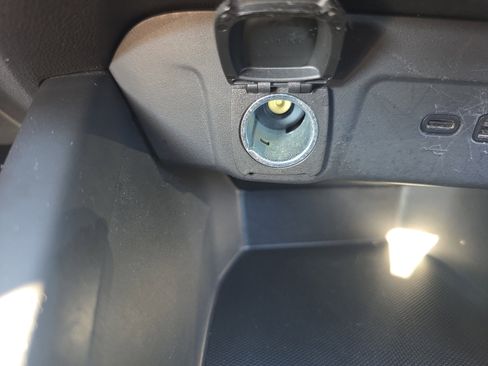 Used 2024 Chevrolet Trax RS w/ Sunroof Package image 23