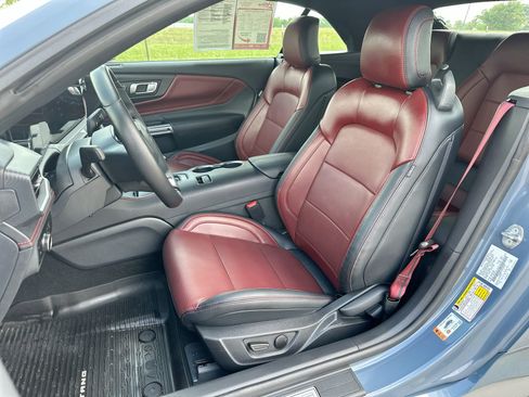 Used 2025 Ford Mustang GT Premium RWD image 11