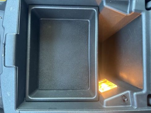 Used 2021 Chevrolet Traverse LS image 30