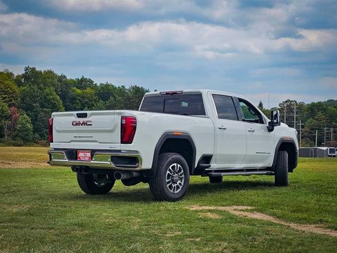 New 2025 GMC Sierra 2500 SLT w/ SLT Premium Package image 4