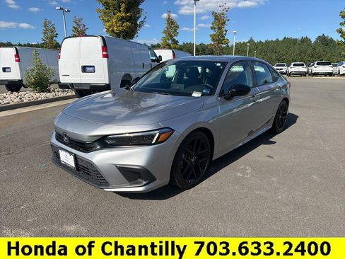 Used 2024 Honda Civic Sport image 3