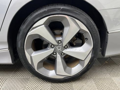 Used 2018 Honda Accord Touring image 30