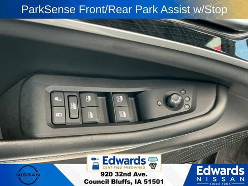 Used 2022 Jeep Grand Cherokee Trailhawk w/ Advanced Protech Group II AWD/4WD image 23