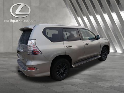 Used 2020 Lexus GX 460 Premium w/ Premium Package image 6