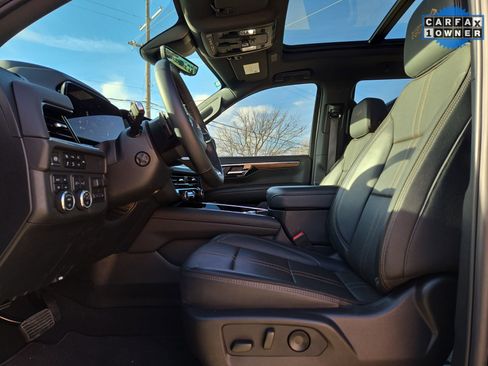 Used 2025 Chevrolet Tahoe High Country image 16