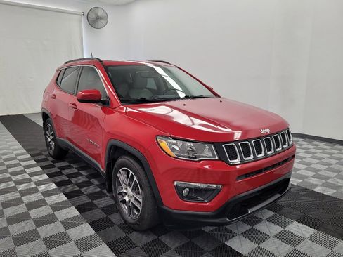 Used 2019 Jeep Compass Latitude FWD image 13