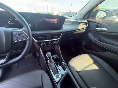 Used 2024 Buick Encore GX Sport Touring w/ Black Roof Package FWD image 15